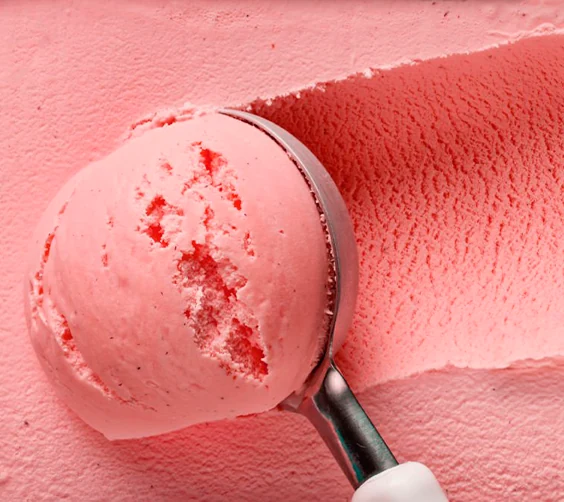 Helado rosa con funderelele